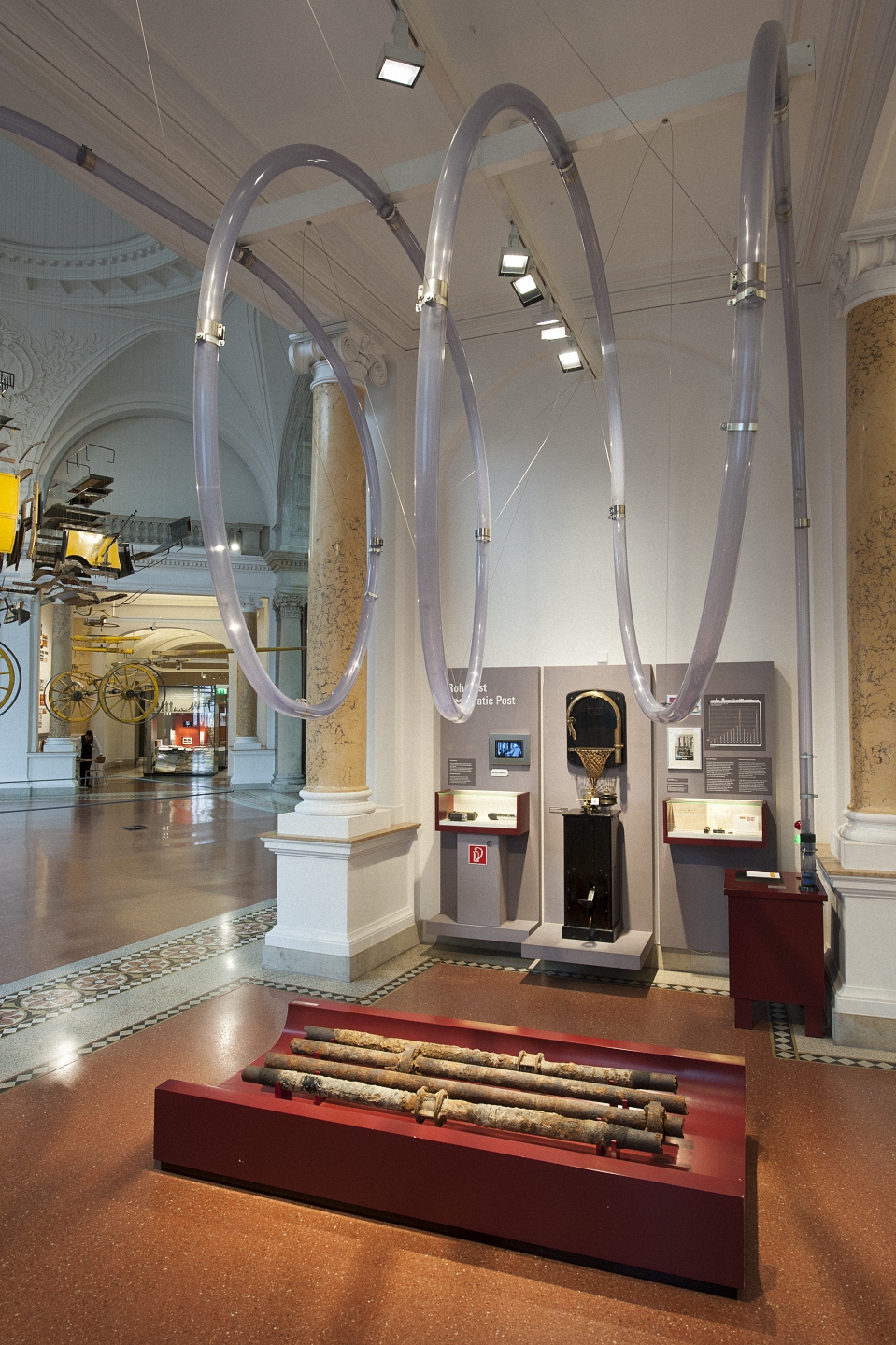 Station "Rohrpost", an der Besuchende eine echte Rohrpost verschicken können
