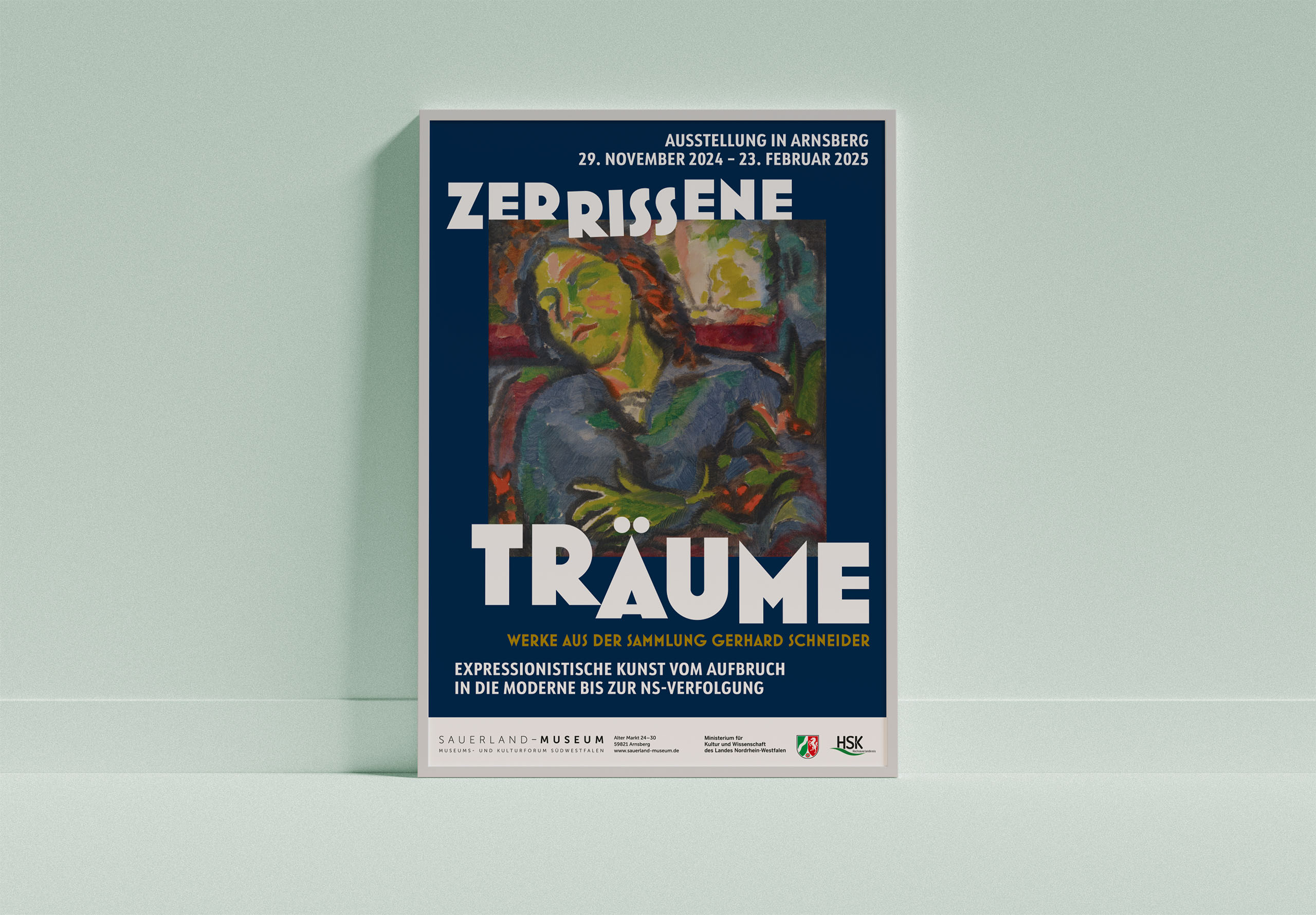 Ausstellungsplakat mit Titelmotiv der schlafenden "Schwester Maria" auf dunkelblauem Hintergrund. Weißer Titel rahmt das Motiv. Subtitel, Laufzeit und Ort sind am oberen und unteren Rand platziert. Darunter Logo des Museums sowie Logo der Sponsoren.